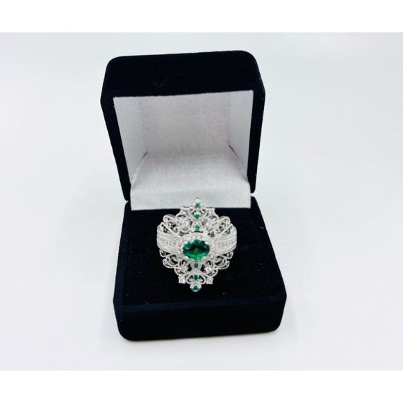 Emerald Green Cubic Zirconia Engagement Ring Size 8 - Picture 3 of 5